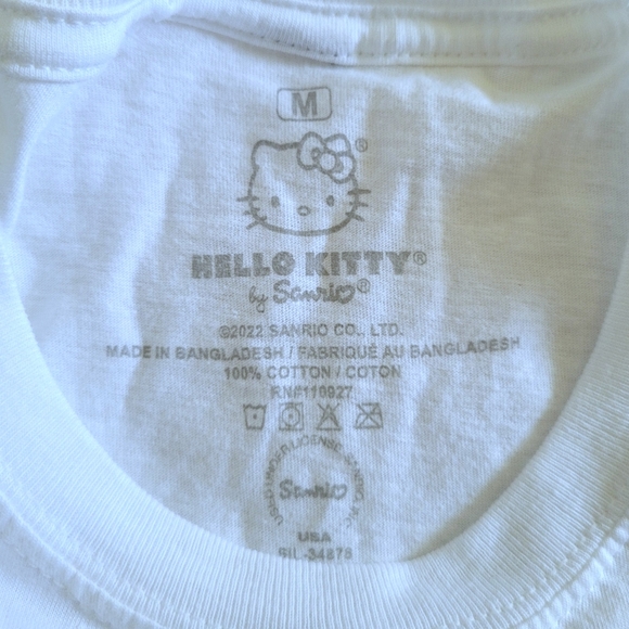 Hello👋 Kitty🐈 By Sanrio Tee👕 - NWOT - Picture 5 of 10